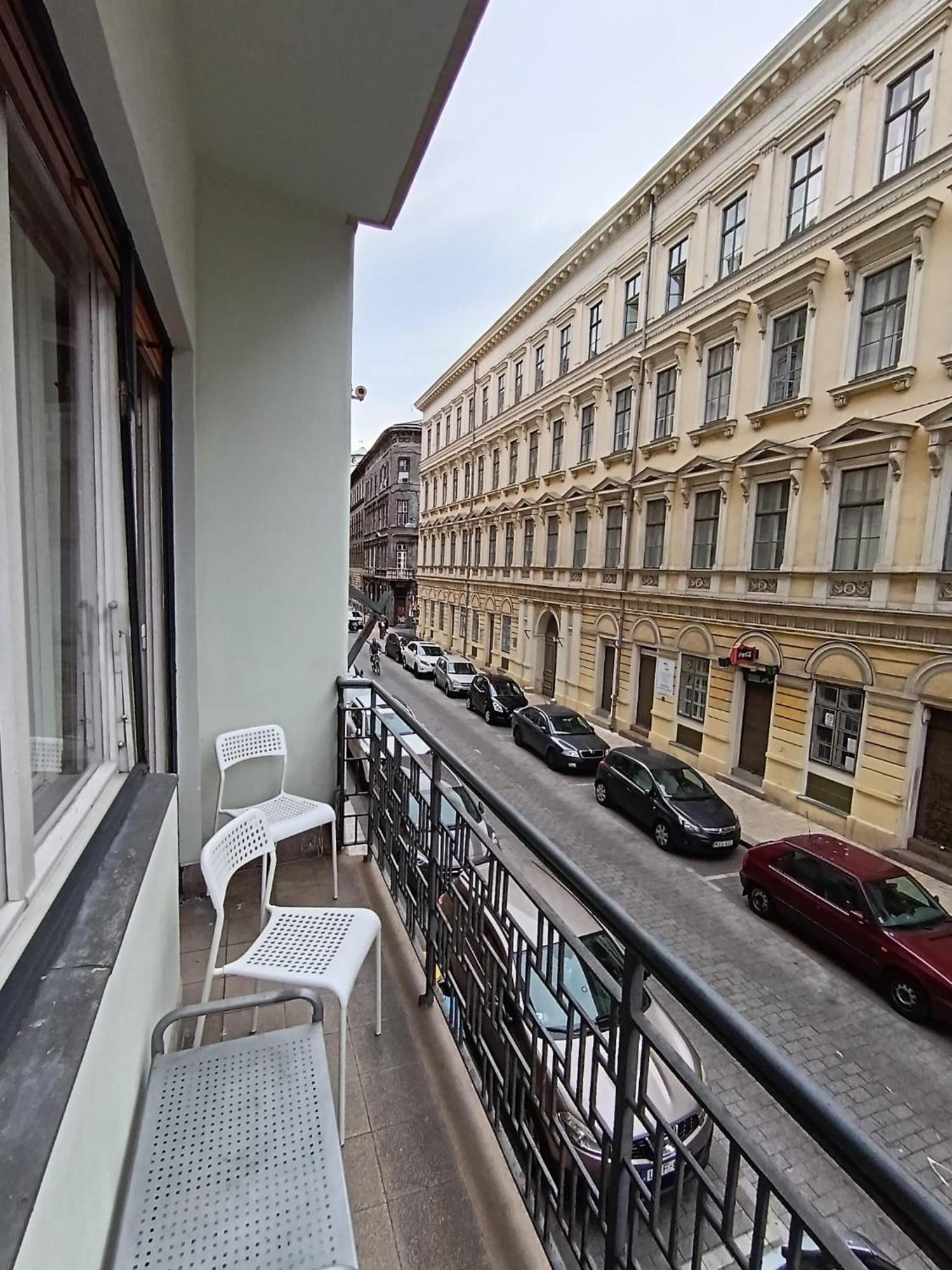 Studio With Terrace In Heart Of The City Budapest Extérieur photo